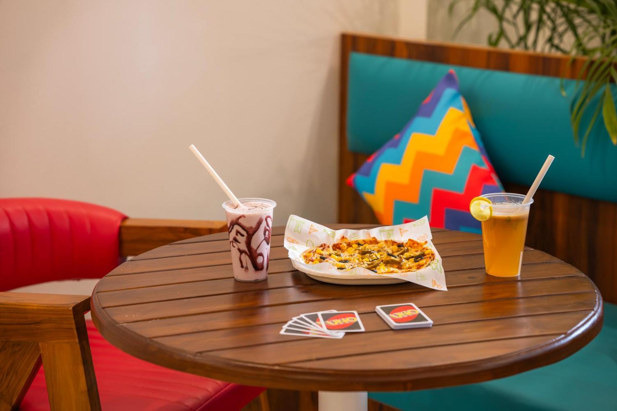 Gostops Plus Gurugram, Baani Square Гургаон Экстерьер фото